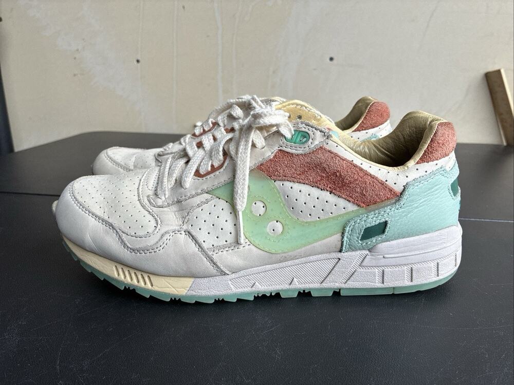 Saucony Shadow 5000 St Barth Mens size 9.5 shoes gray Leather Lifestyle sneakers